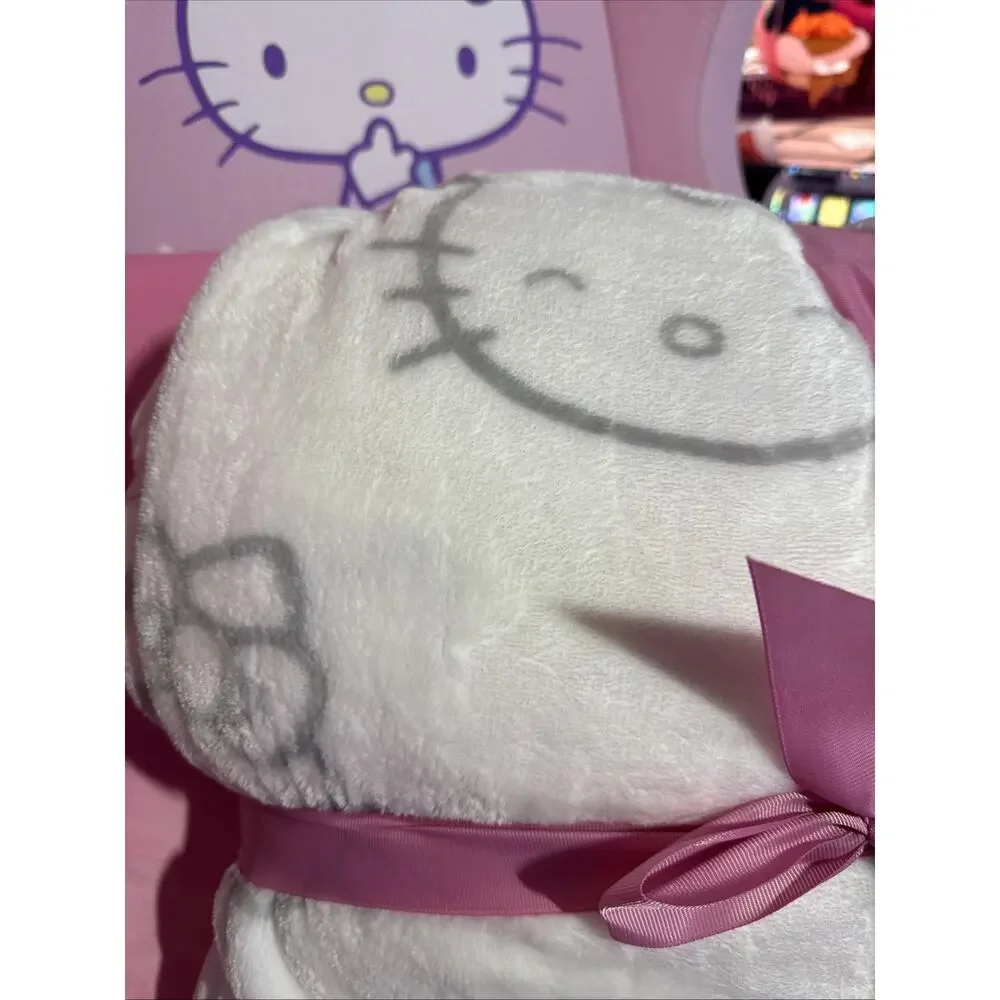 Hello Kitty Throw Blanket White Gray Grey Face Queen Super Soft 2024 Sanrio